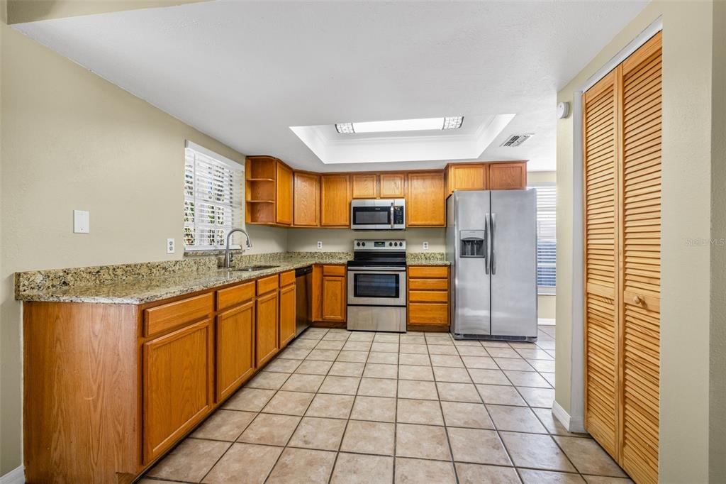 2110 Shady Point Lane Brandon, FL 33510 - Photo 10 of 30