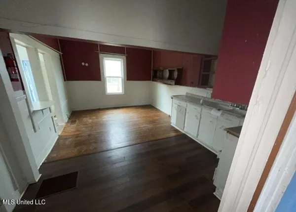 $11,600 | 3104 10th Street, Meridian, MS 39301