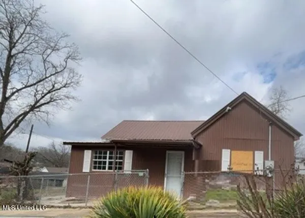 $11,600 | 3104 10th Street, Meridian, MS 39301