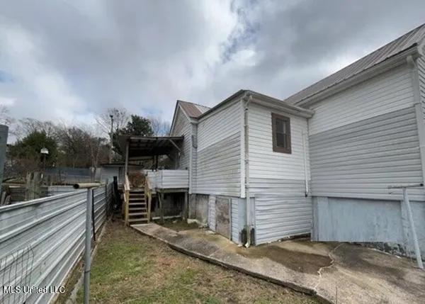 $11,600 | 3104 10th Street, Meridian, MS 39301