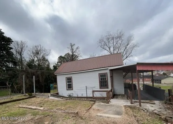 $11,600 | 3104 10th Street, Meridian, MS 39301