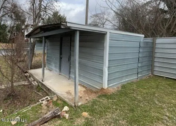 $11,600 | 3104 10th Street, Meridian, MS 39301