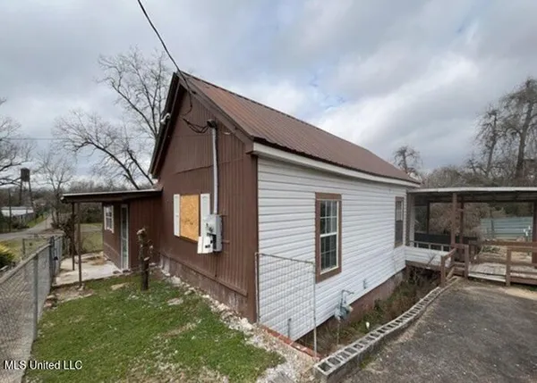 $11,600 | 3104 10th Street, Meridian, MS 39301