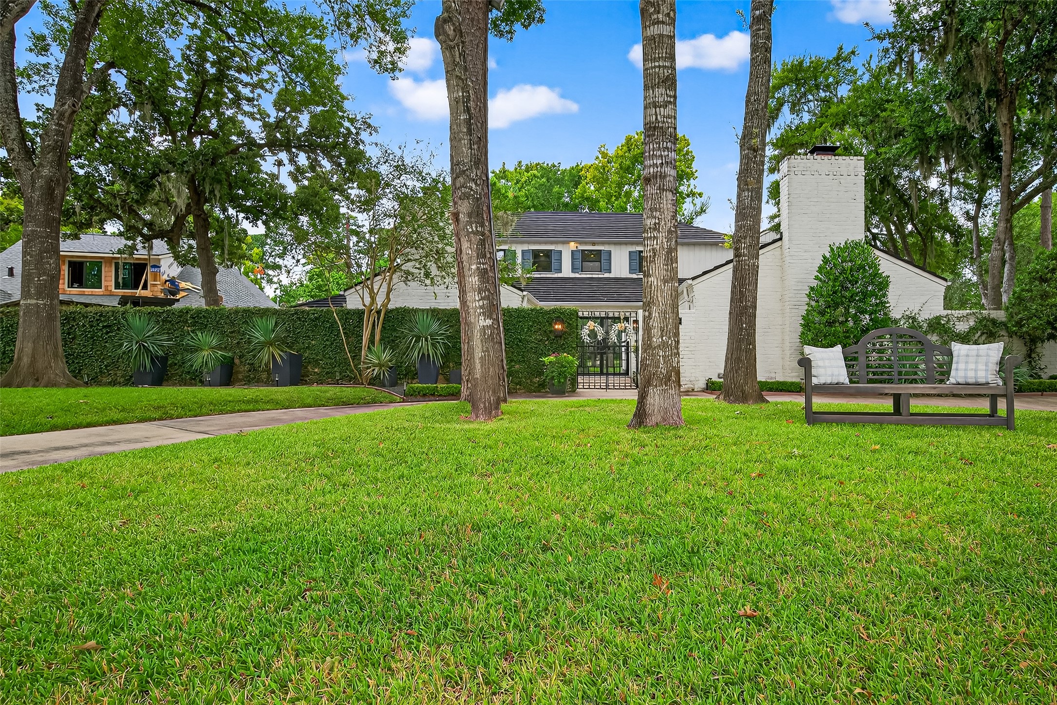 415 Ramblewood Road Houston, TX 77079 - Photo 43 of 49 Another pic of the front of the home to show the large front yard.