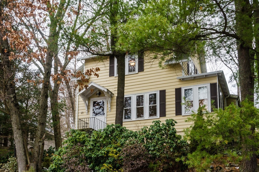 20 Fells Road Winchester, MA 01890 - Photo 1 of 27 Gallery Image 1