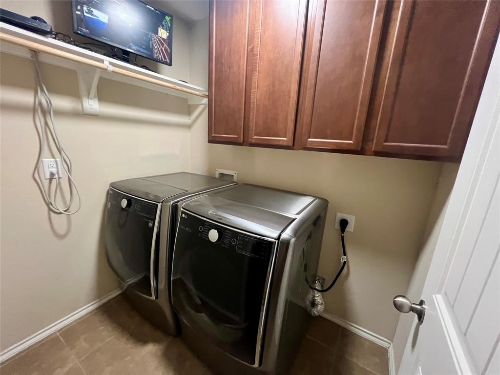 484 Harding Lane Lavon, TX 75166 - Photo 23 of 38 a utility room with dryer and washer