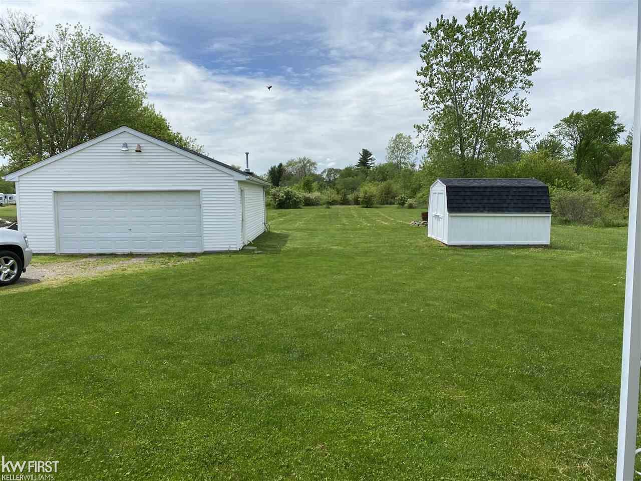 3052 Belsay Road Burton, MI 48519 - Photo 17 of 19 50013509-16.JPG