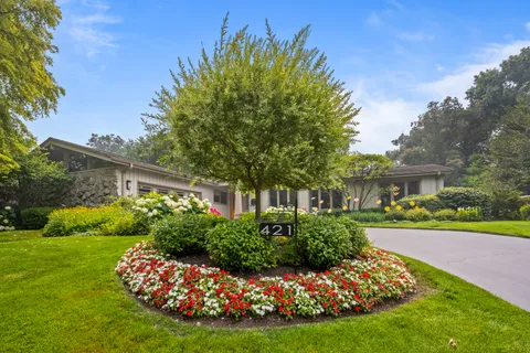 $1,129,000 | 421 Heather Lane, Lake Forest, IL 60045