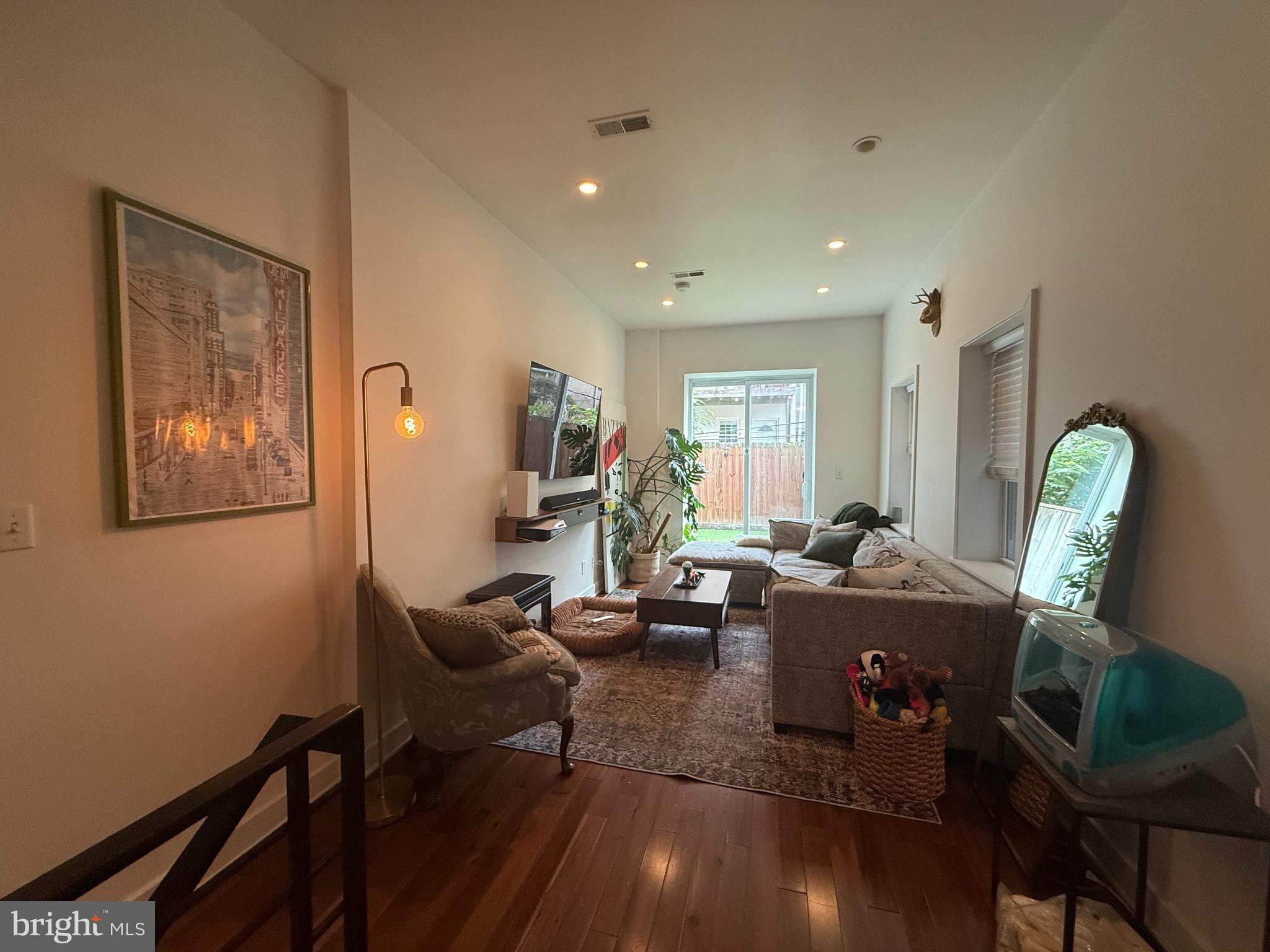 1533 Swain Street Philadelphia, PA 19130 - Photo 8 of 36