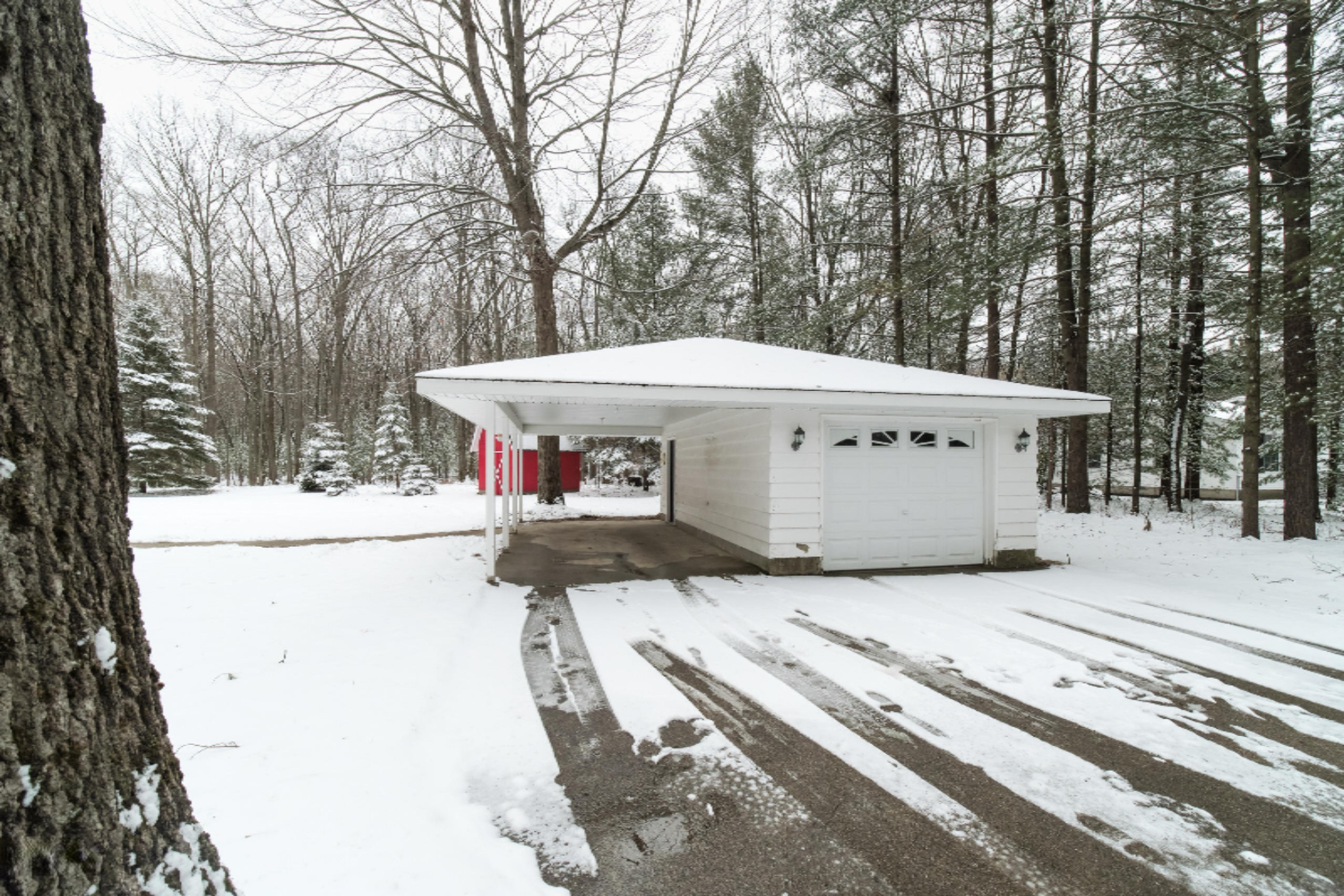 63 East Kott Road Manistee, MI 49660 - Photo 3 of 61 Garage & Carport
