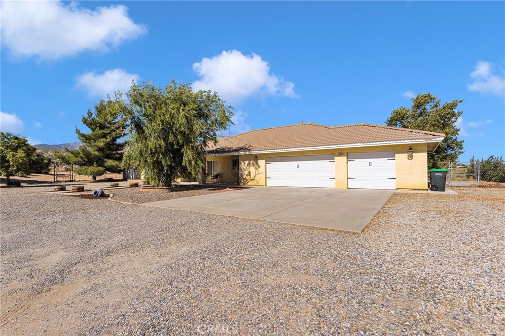 3632 Cambria Road Phelan, CA 92371 - Photo 4 of 54