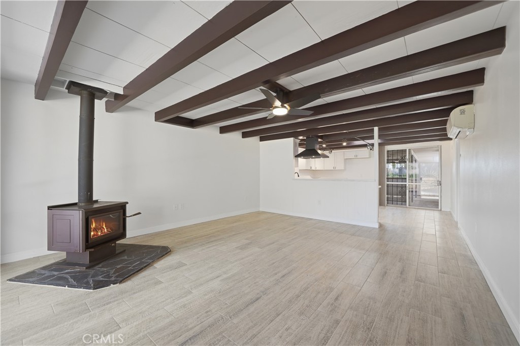 600 Gibbel Road Hemet, CA 92543 - Photo 10 of 28 Reverse angle of living room w kitchen in the background