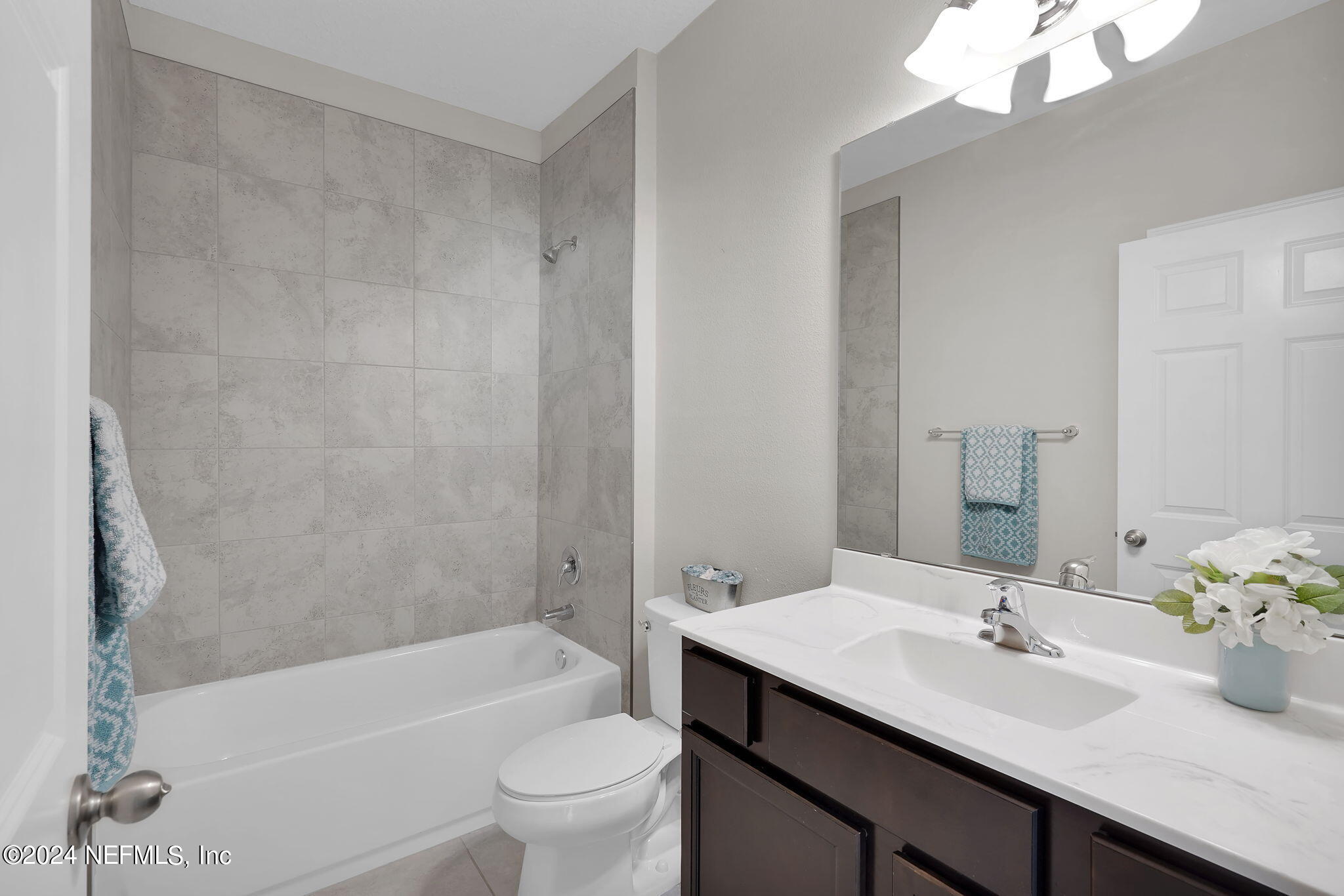 88 Ferndale Way St. Augustine, FL 32092 - Photo 20 of 56 Guest Bathroom