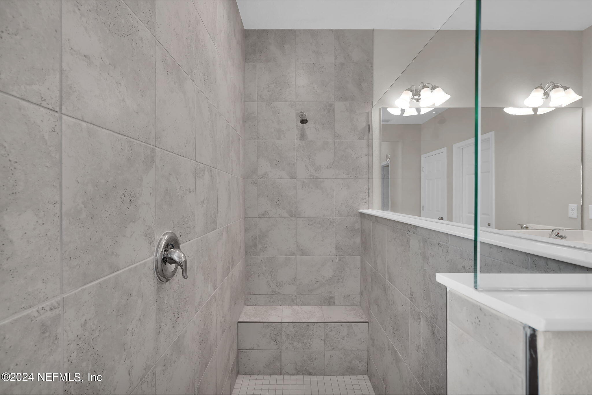 88 Ferndale Way St. Augustine, FL 32092 - Photo 29 of 56 Huge shower with Niche