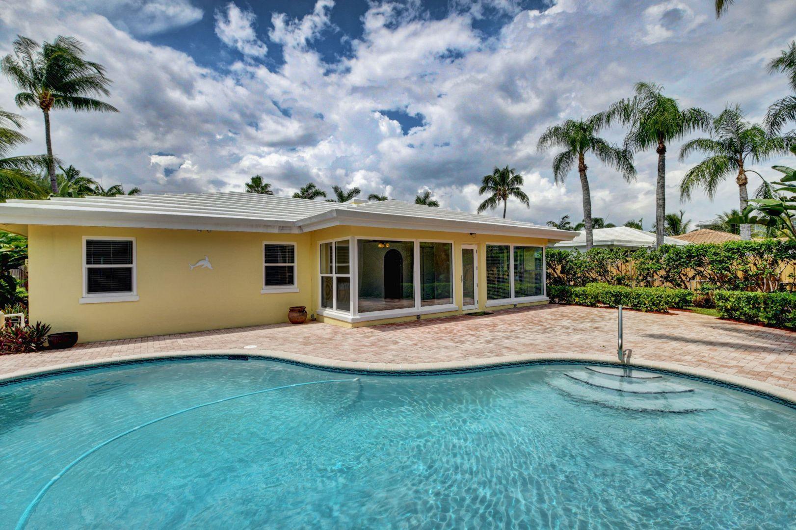 470 Northeast Spanish Trail Boca Raton, FL 33432 - Photo 38 of 42 POOL & REAR EXTERIOR