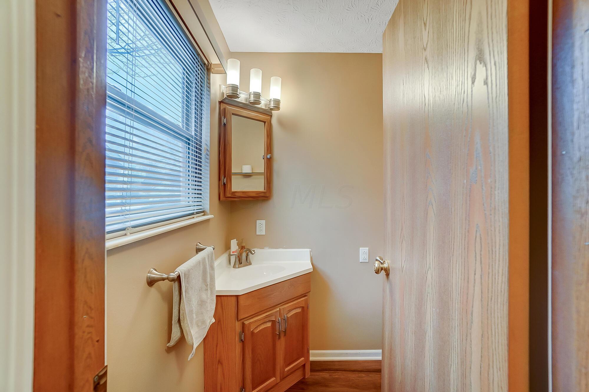 776 Prairie Road Galloway, OH 43119 - Photo 23 of 55 Half Bath