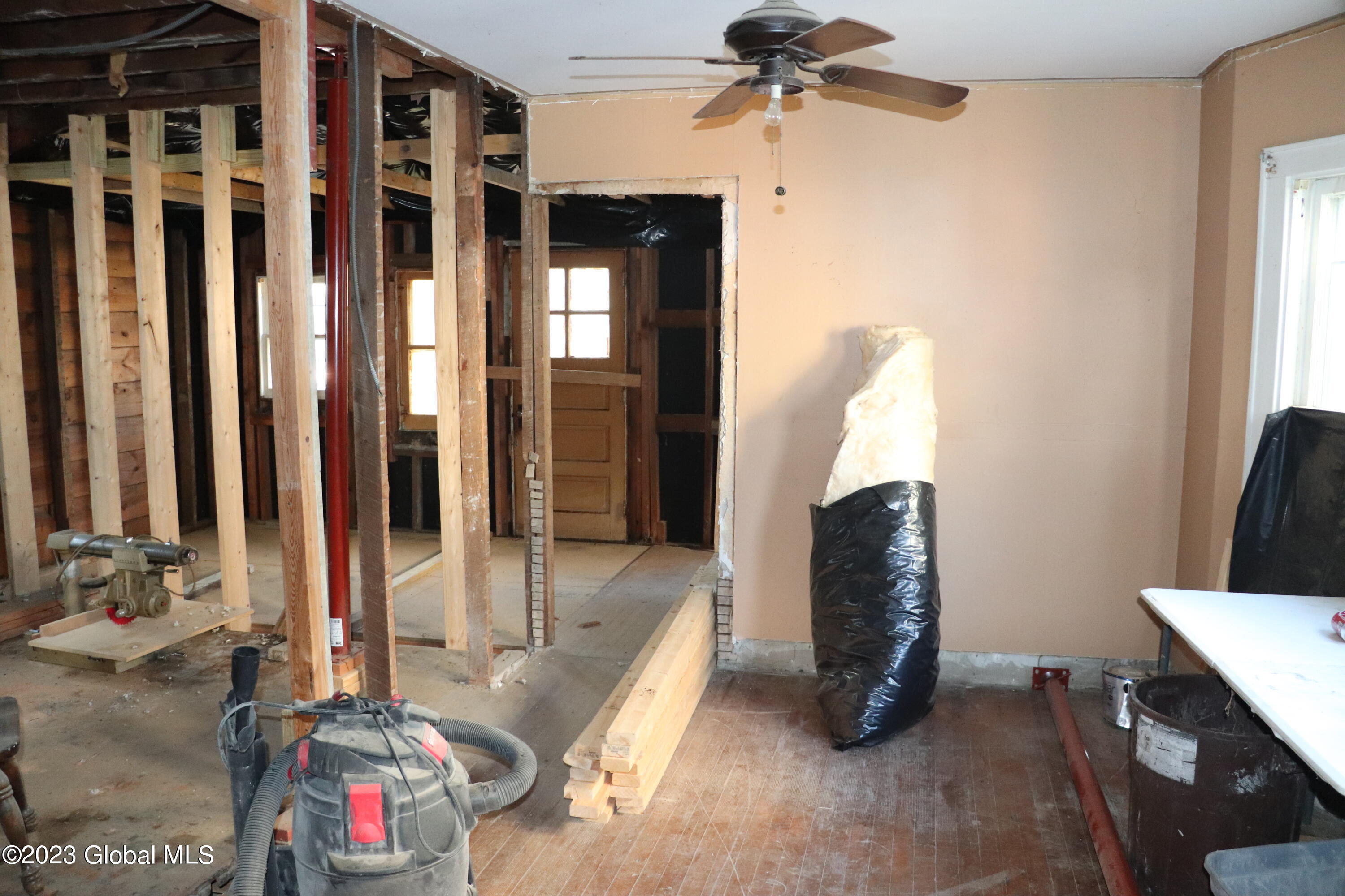215 Clayton Road Schenectady, NY 12304 - Photo 6 of 19 IMG_4513