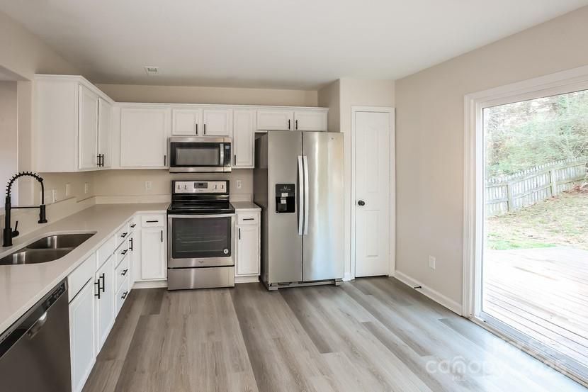 2868 Oasis Lane Charlotte, NC 28214 - Photo 13 of 20 Gallery Image 13