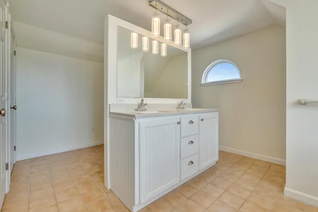 $1,275,000 | 9 Riverside Avenue, Saco, ME 04072