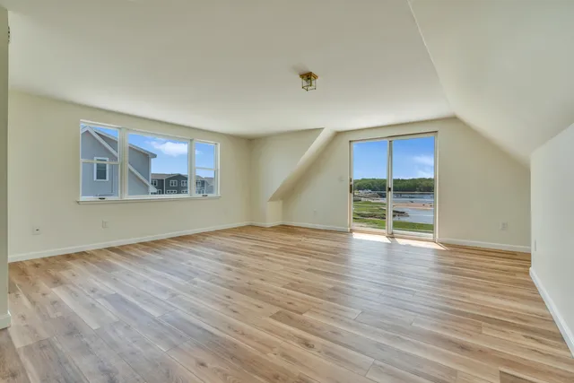 $1,275,000 | 9 Riverside Avenue, Saco, ME 04072