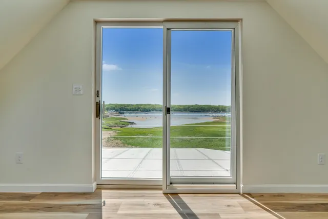 $1,275,000 | 9 Riverside Avenue, Saco, ME 04072