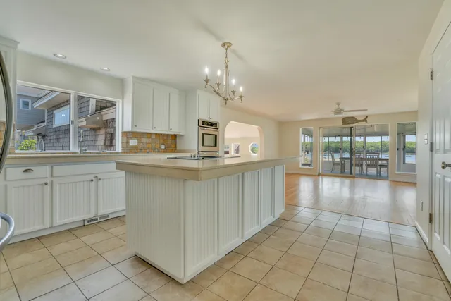 $1,275,000 | 9 Riverside Avenue, Saco, ME 04072