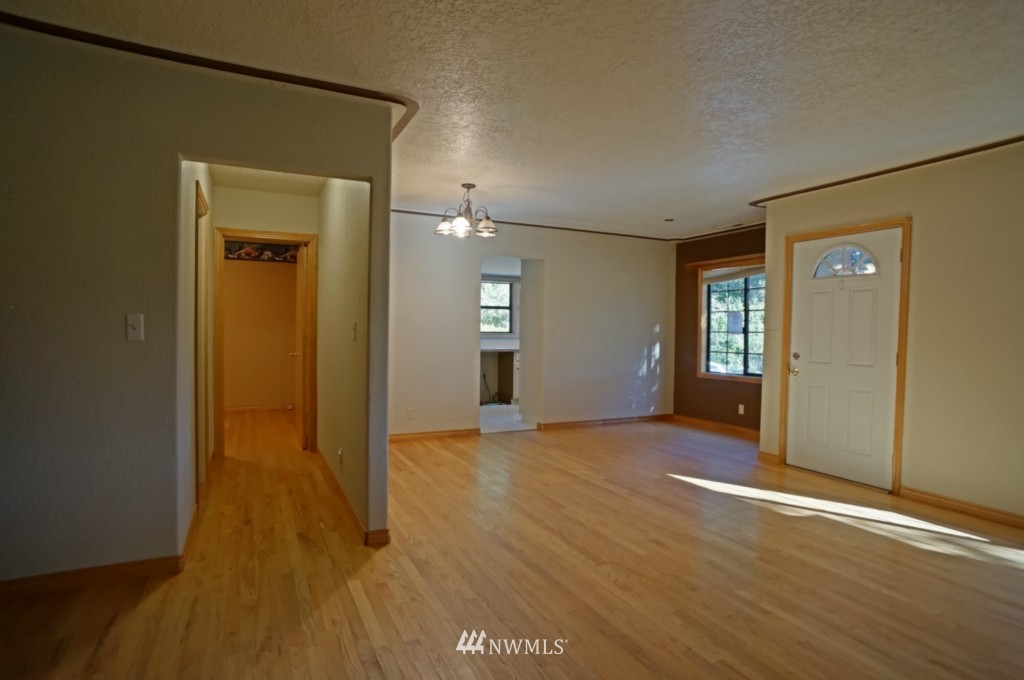 207 Lone Oak Road Longview, WA 98632 - Photo 5 of 16 Gallery Image 5