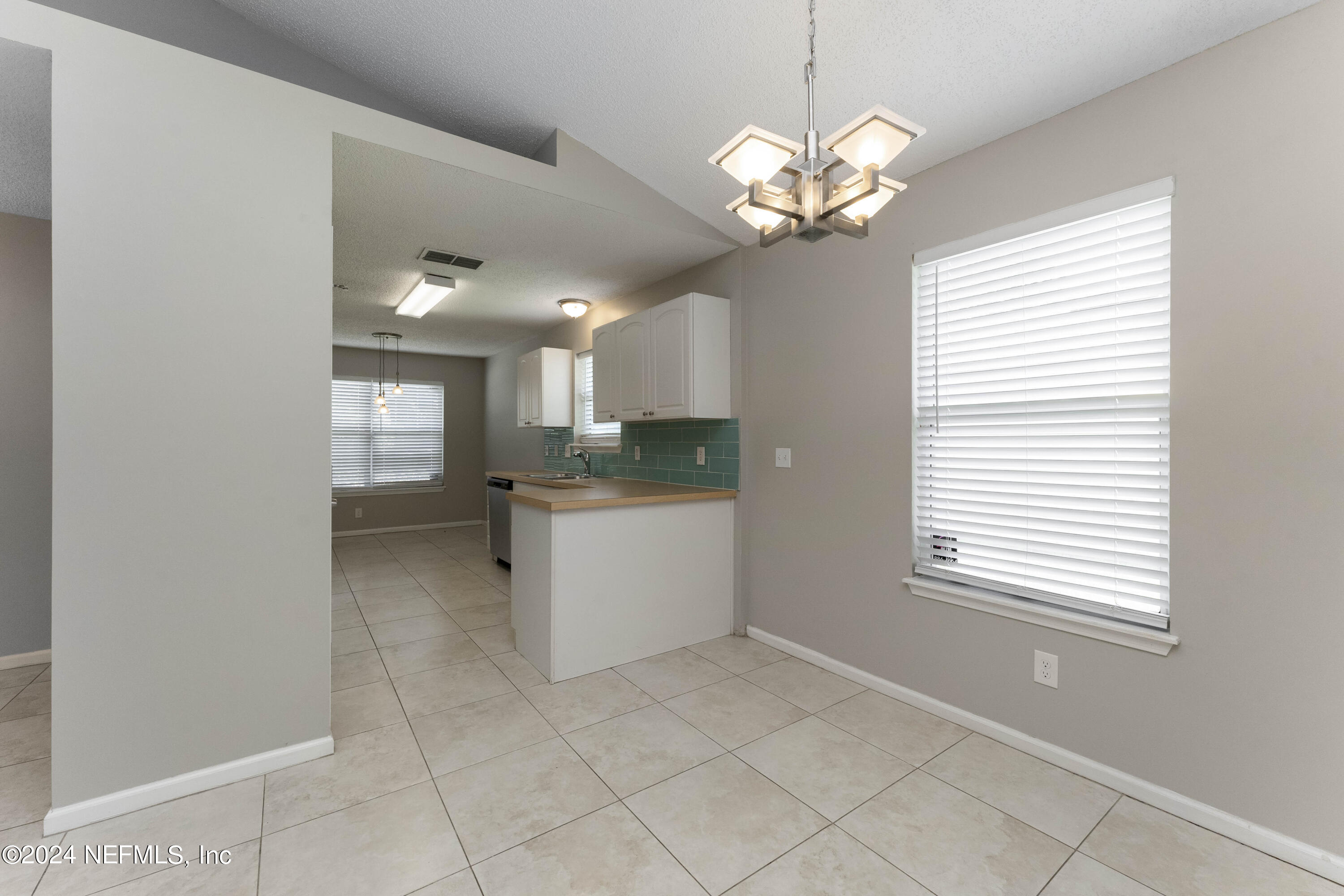 4504 Cobblefield Circle West Jacksonville, FL 32224 - Photo 6 of 22 6_Dining Space