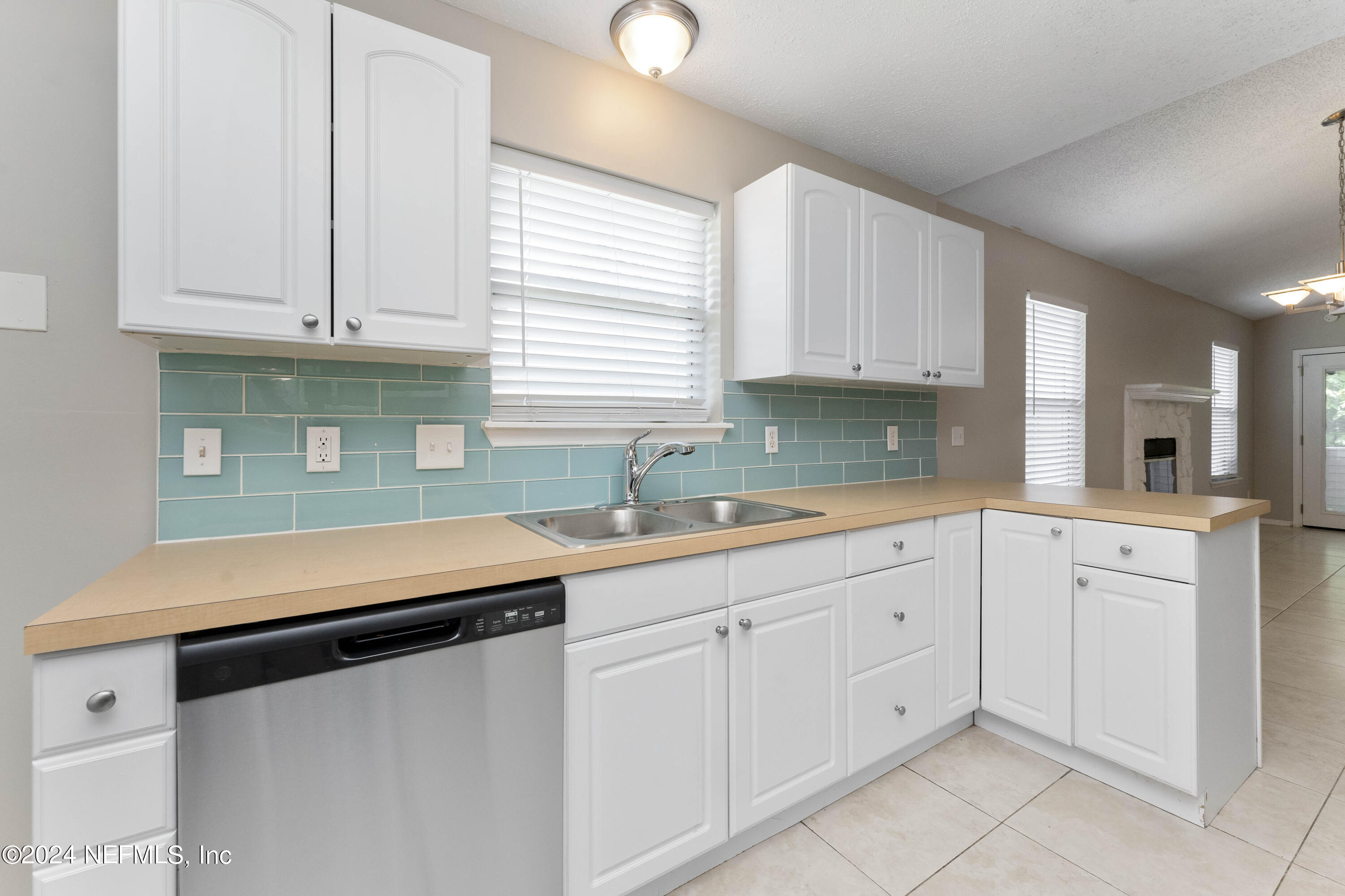 4504 Cobblefield Circle West Jacksonville, FL 32224 - Photo 8 of 22 8_Updated Kitchen