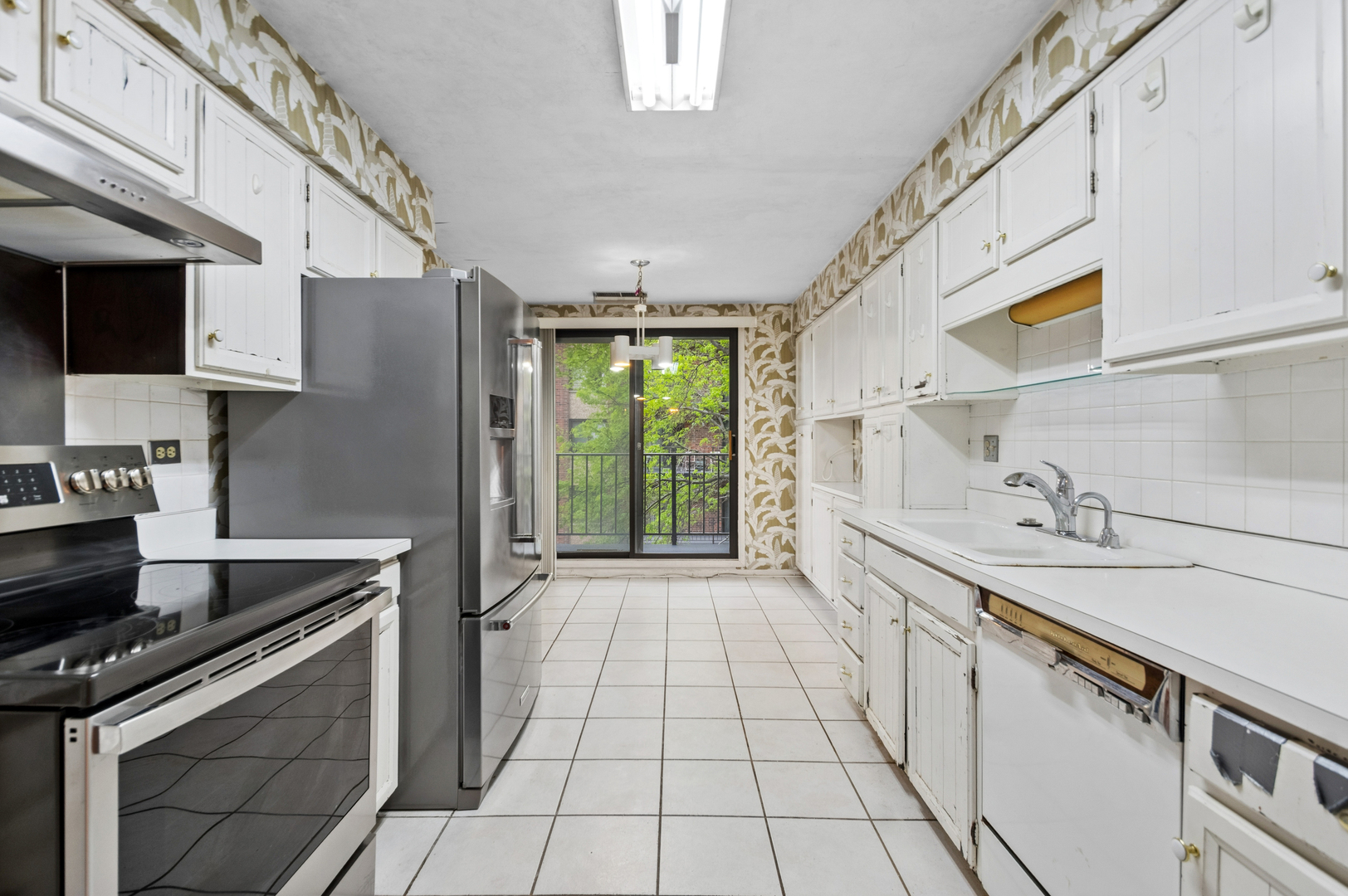 9560 Gross Point Road, Unit 409B Skokie, IL 60076 - Photo 8 of 21 Gallery Image 8