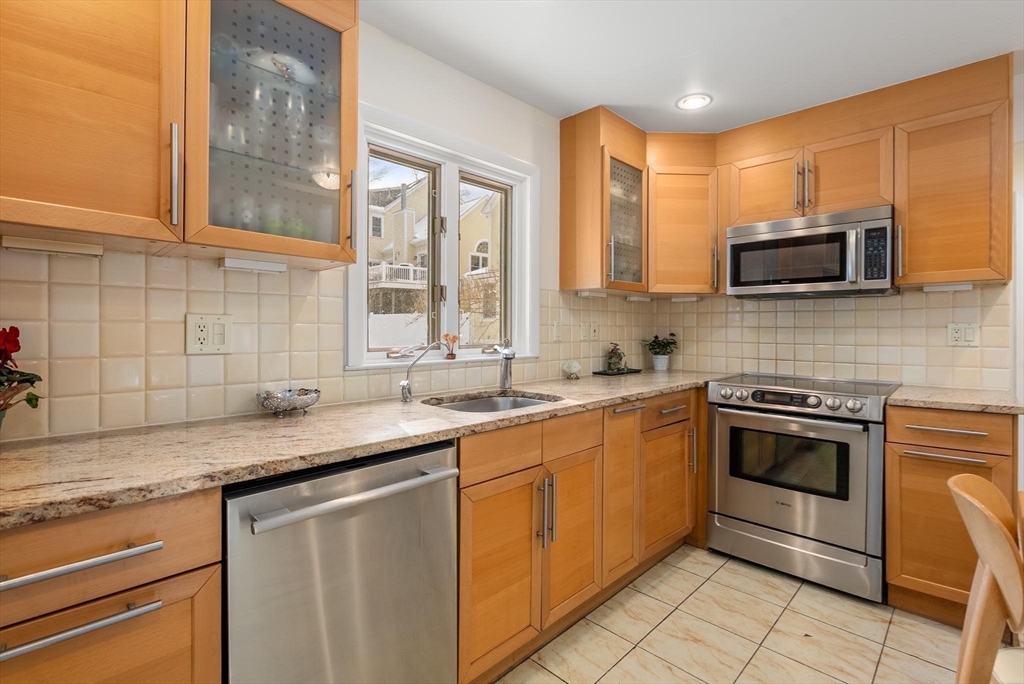79 Wheeler Road Newton, MA 02459 - Photo 11 of 28