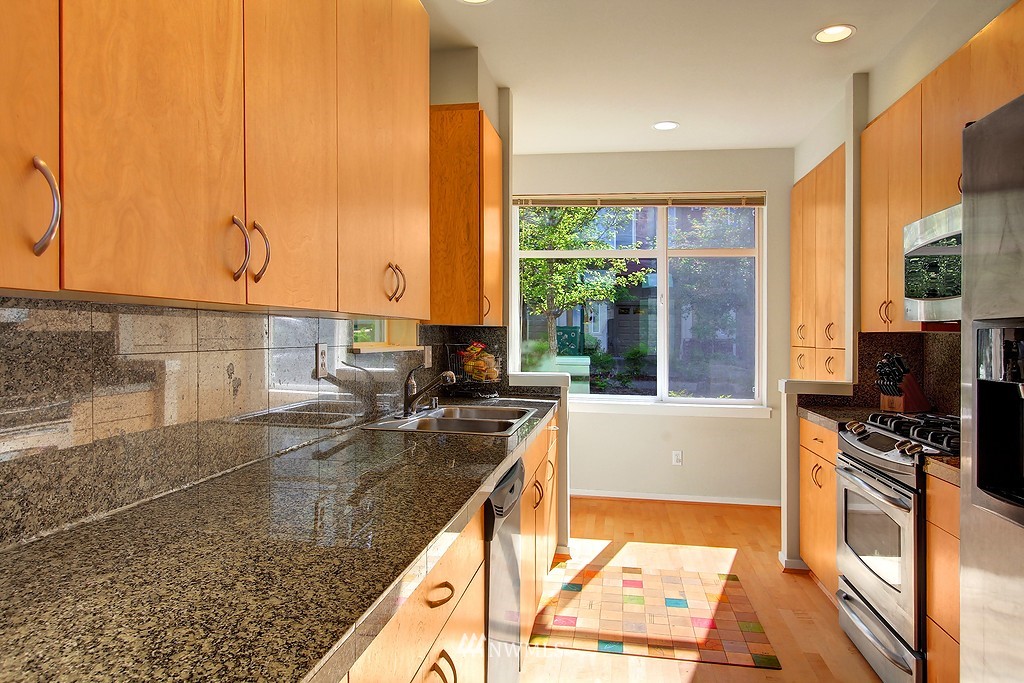 96 Sky Ridge Road Northwest, Unit 604 Issaquah, WA 98027 - Photo 6 of 15