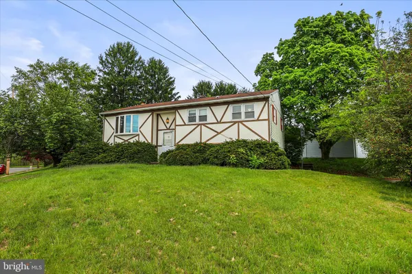 $205,000 | 42 Mulberry Court, Dover, PA 17315