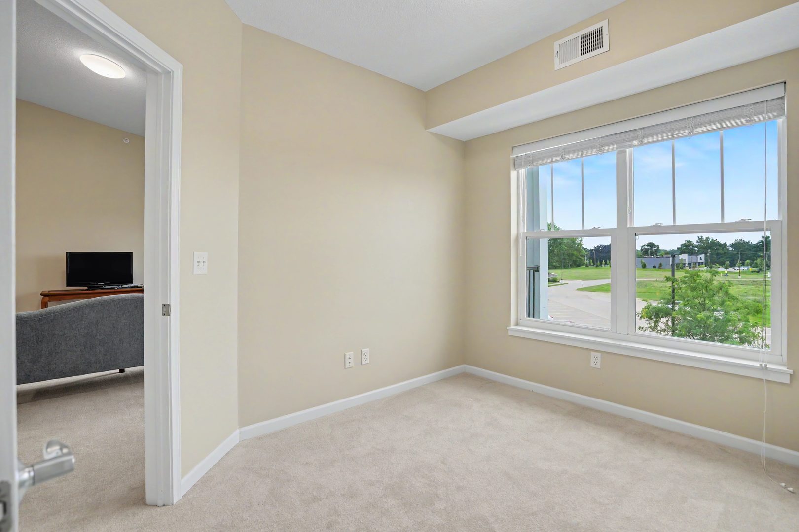 2592 Middle Road, Unit 318 Bettendorf, IA 52722 - Photo 17 of 24