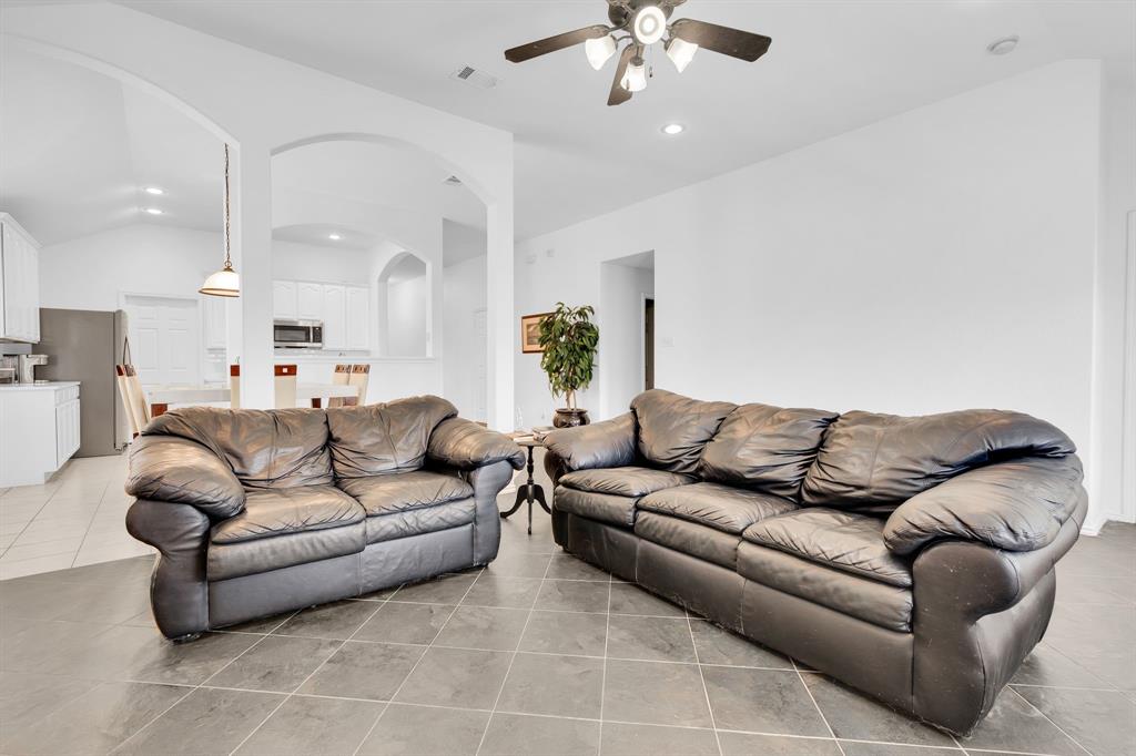 3908 Cloud Cover Road Fort Worth, TX 76262 - Photo 13 of 24 Gallery Image 13