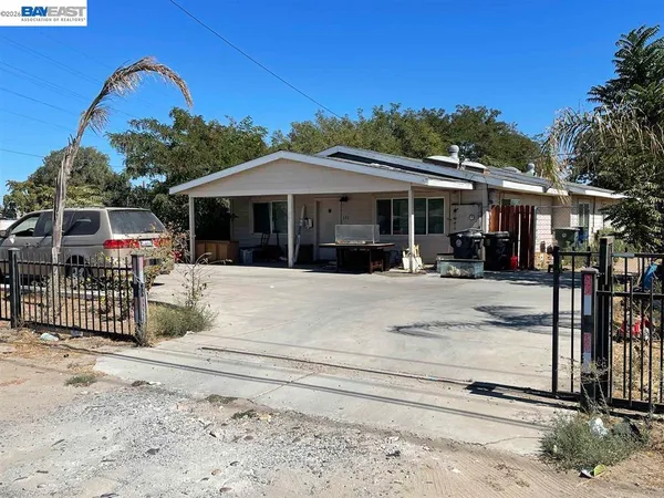 $2,499,000 | 580 South Airport Way, Manteca, CA 95337