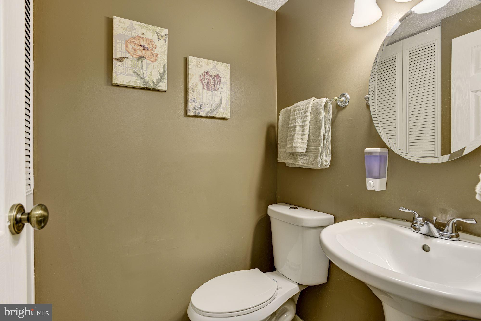 4823 Hawksbury Road Baltimore, MD 21208 - Photo 13 of 31 Powder Room