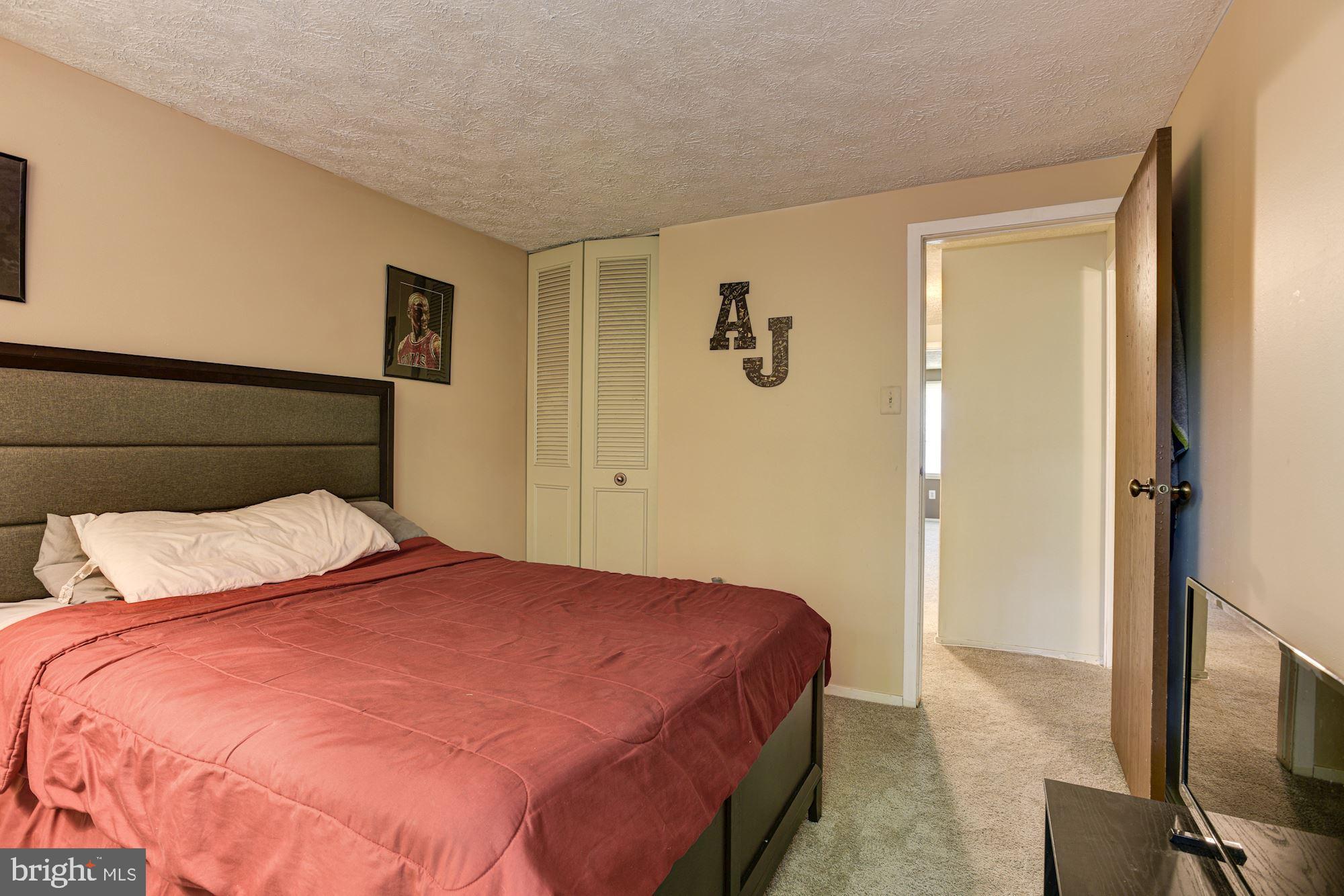 4823 Hawksbury Road Baltimore, MD 21208 - Photo 17 of 31 Bedroom