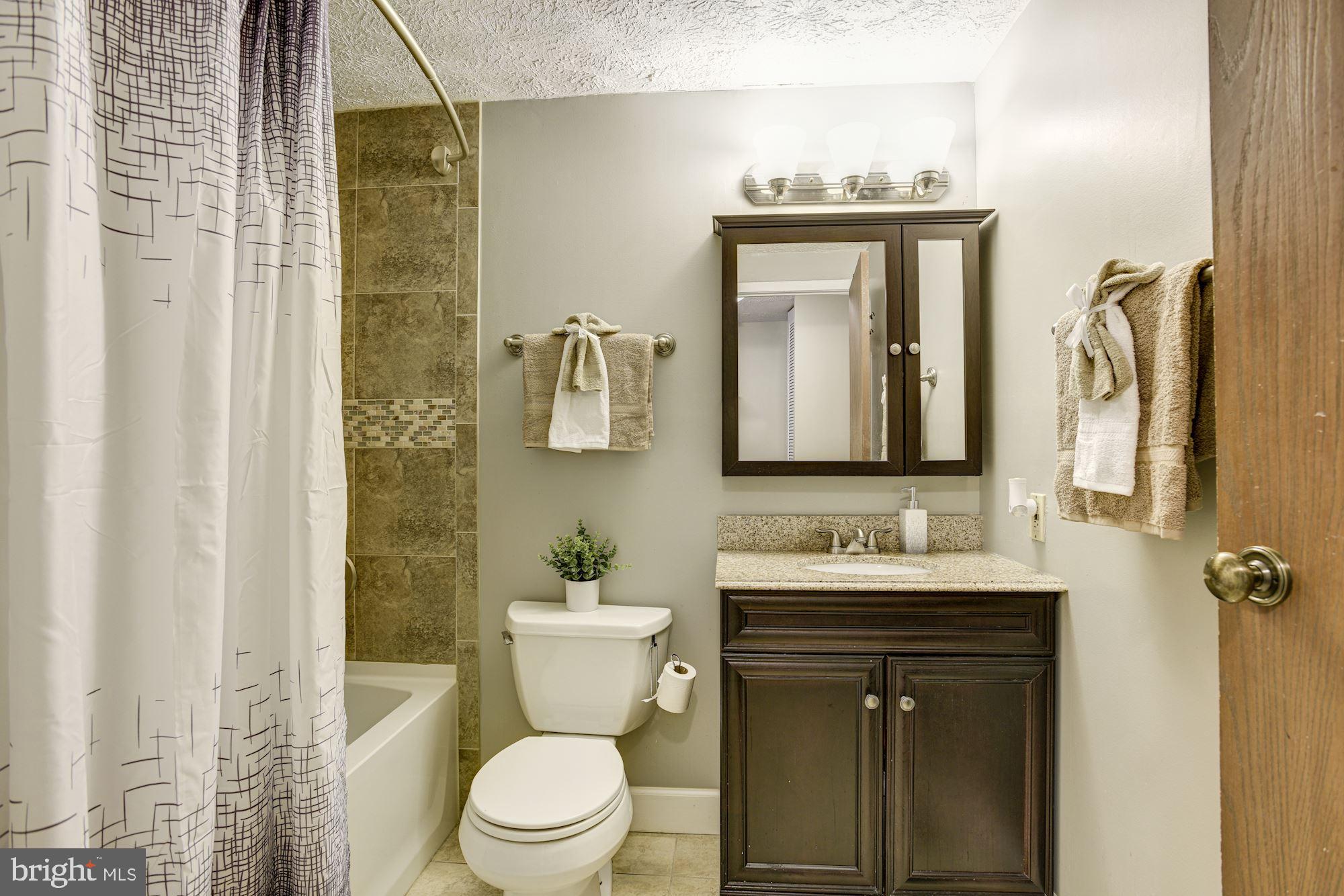 4823 Hawksbury Road Baltimore, MD 21208 - Photo 20 of 31 Bath