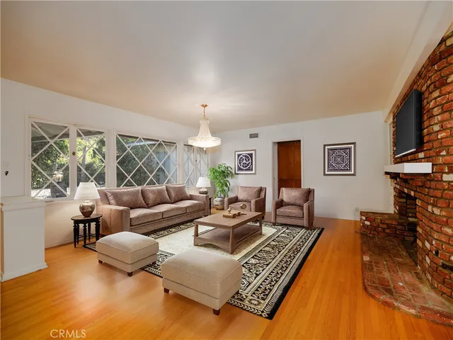 $7,000 | 4539 Hayvenhurst Avenue, Encino, CA 91436