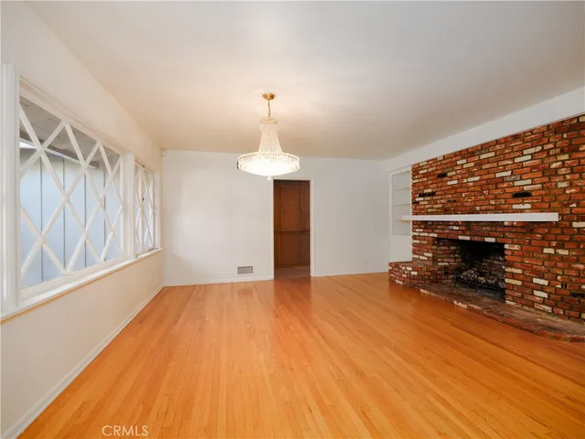 $7,000 | 4539 Hayvenhurst Avenue, Encino, CA 91436