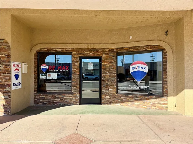 a picture of city view with outdoor space