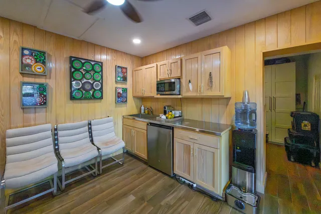 $3,300 | 5420 Las Palmas Avenue, Unit STALLS), Wellington, FL 33449