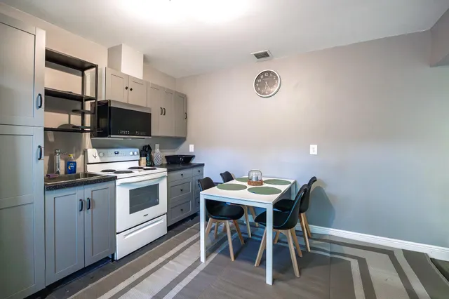 $3,300 | 5420 Las Palmas Avenue, Unit STALLS), Wellington, FL 33449