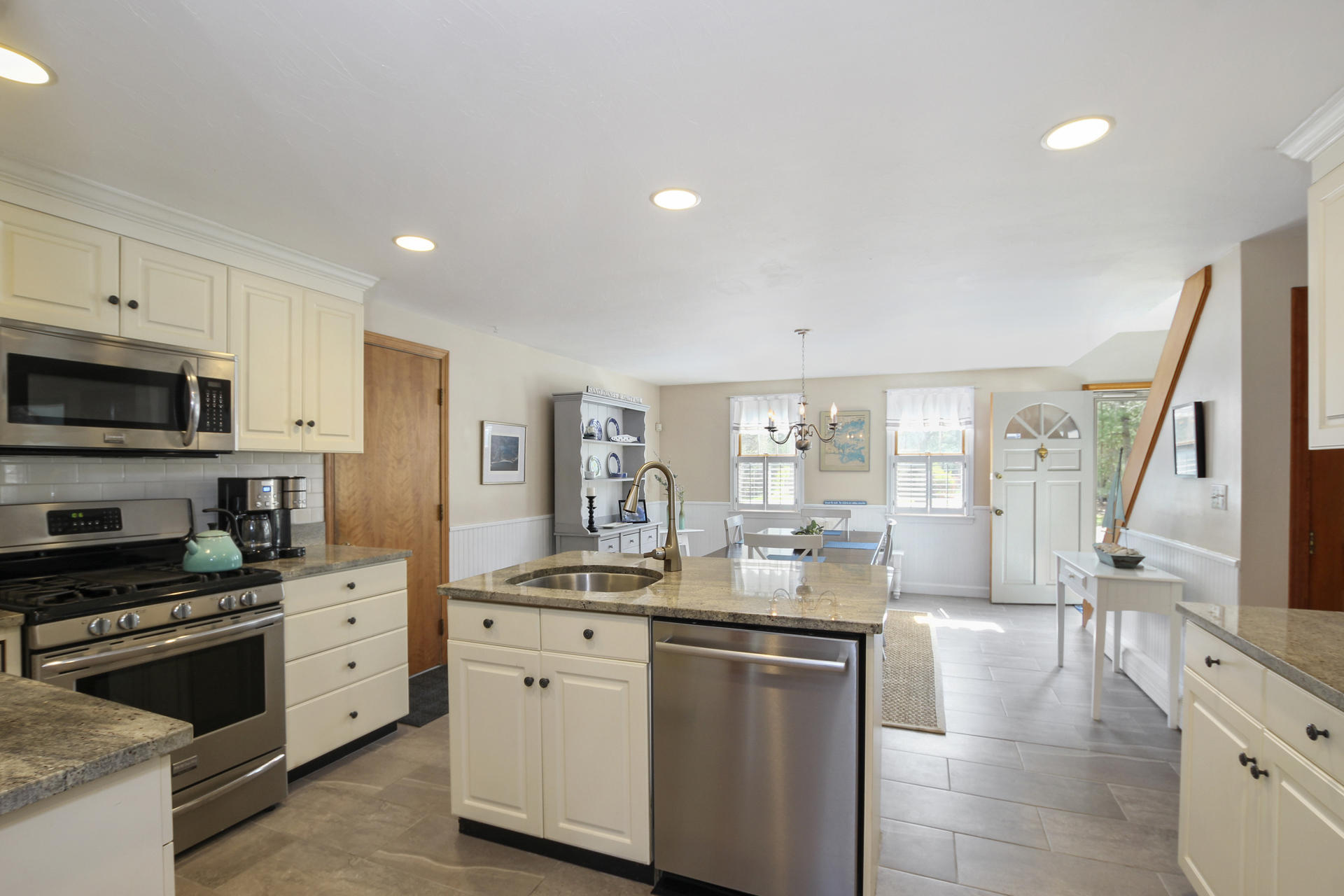 93 Harwich Road Mashpee, MA 02649 - Photo 5 of 25 004-photo-kitchendining-room-7051450