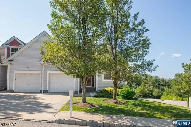 $476,200 | 11 Fairchild Lane, Unit 11, Wantage, NJ 07461