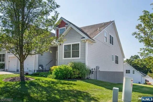 $476,200 | 11 Fairchild Lane, Unit 11, Wantage, NJ 07461