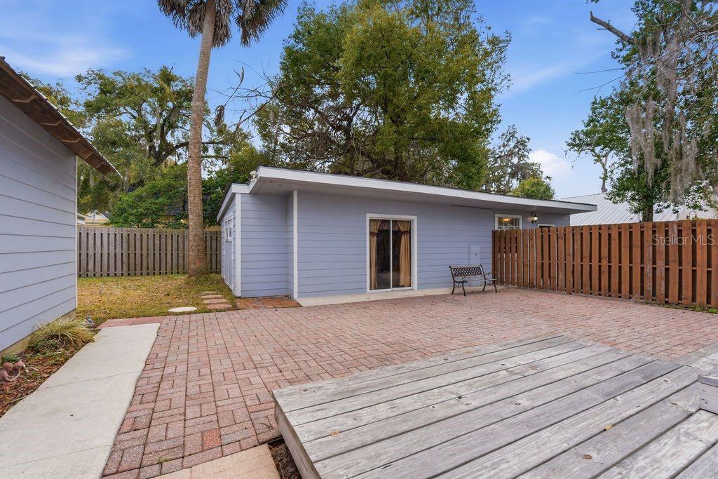 720 Southeast 3rd Street Ocala, FL 34471 - Photo 55 of 82 a backyard of a house