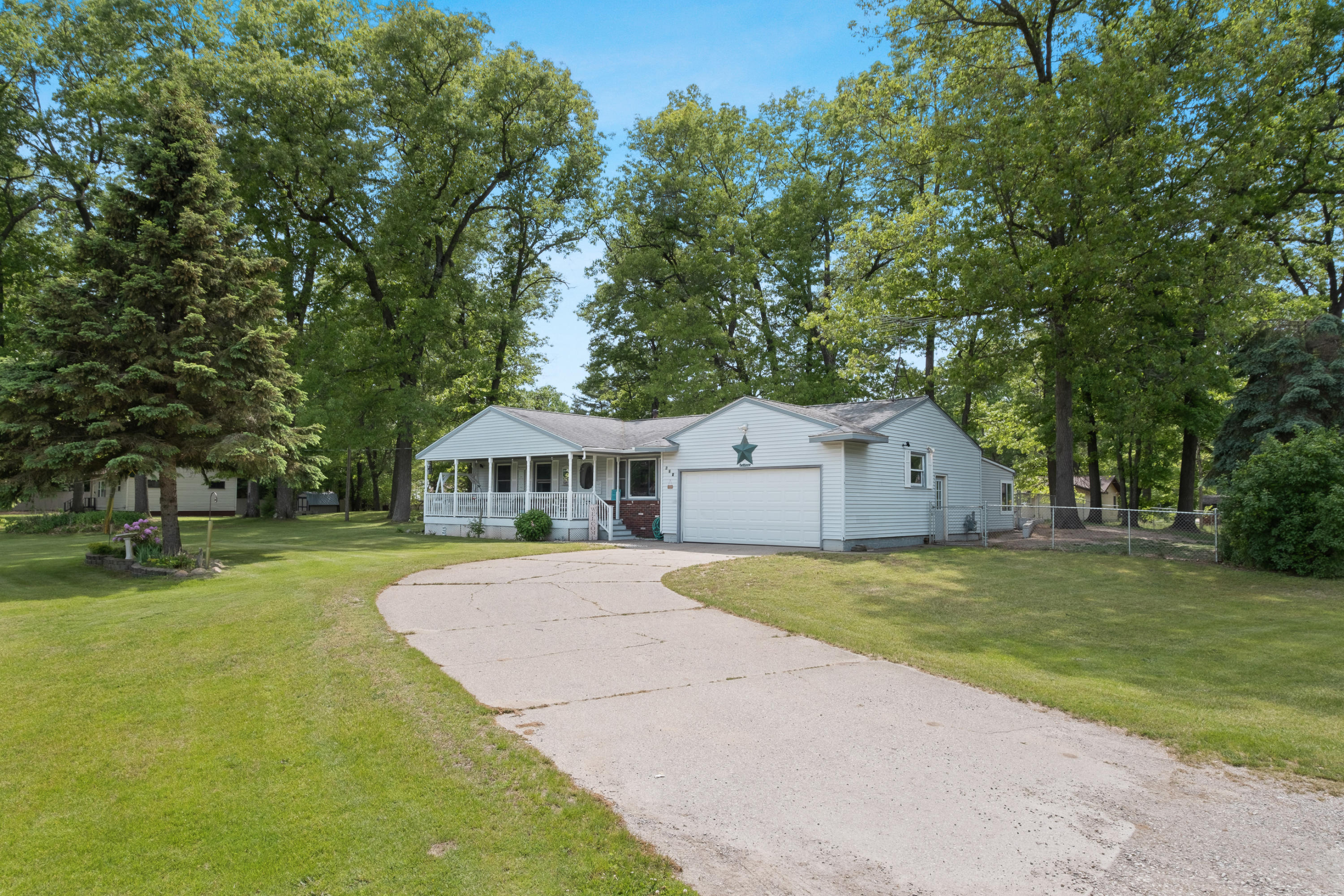 623 South Dangl Road Muskegon, MI 49442 - Photo 2 of 27 Photo-1