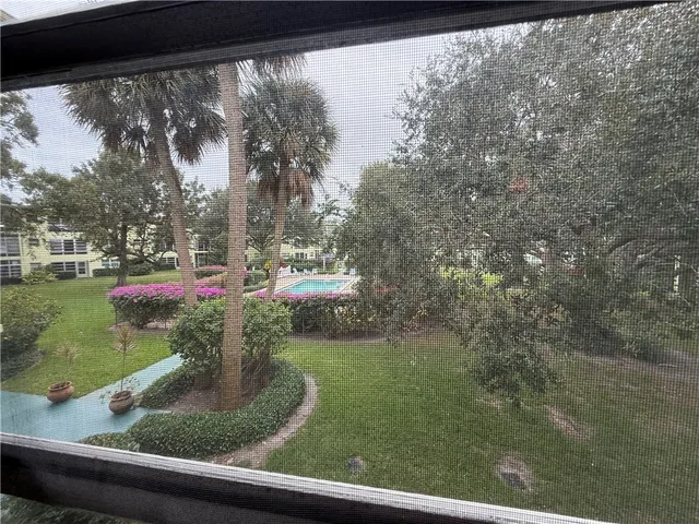 $1,300 | 1100 Ponce De Leon Circle, Unit N208, Vero Beach, FL 32960